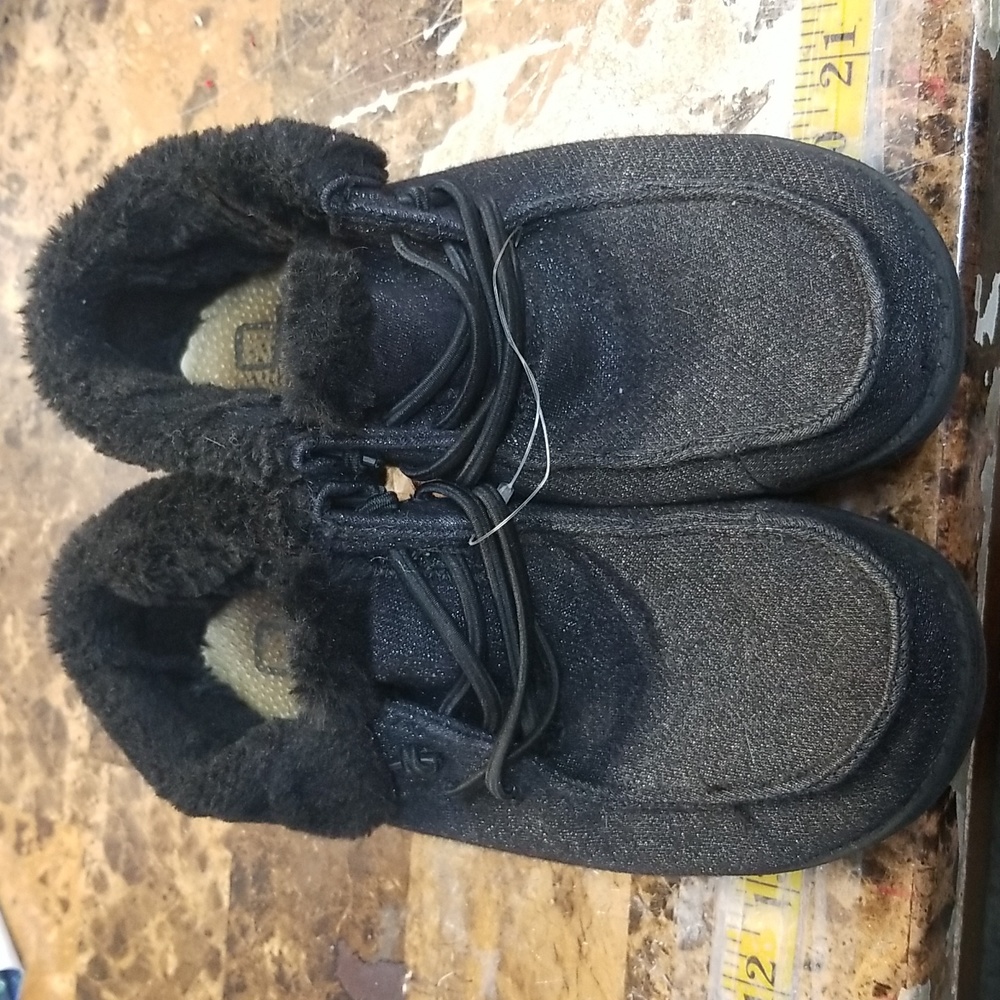 Hey dude fuzzy booties